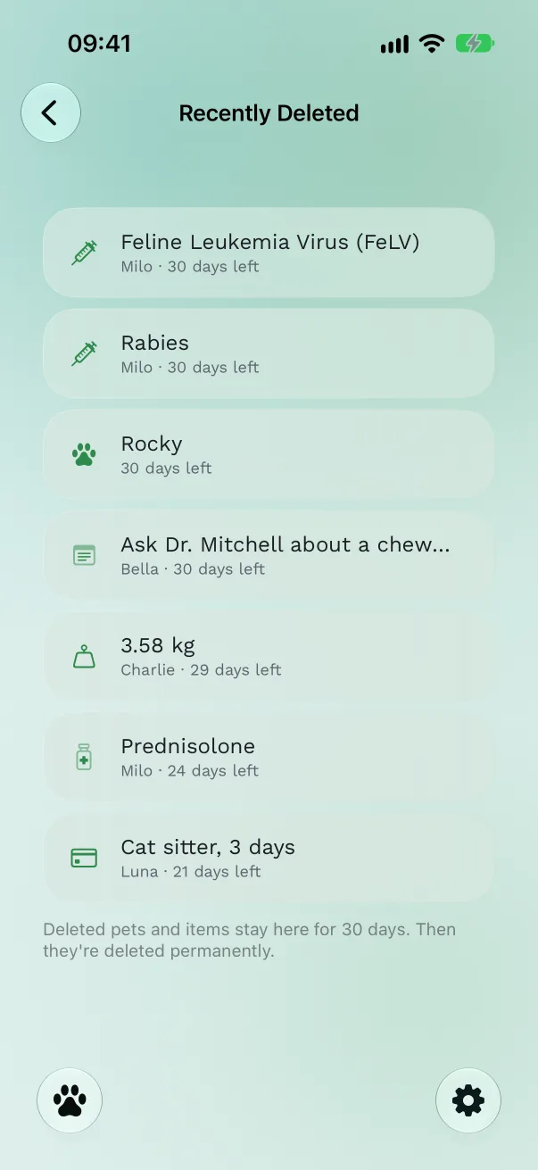Settings, Recently Deleted list with a pet and two records, each showing how many days are left