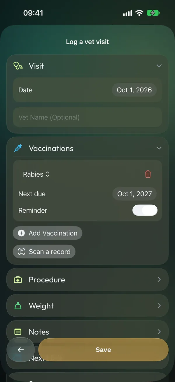 Il modulo “Registra una visita dal veterinario”: data della visita e veterinario, una vaccinazione antirabbica con la prossima scadenza e il promemoria, e le righe per una procedura, il peso e le note